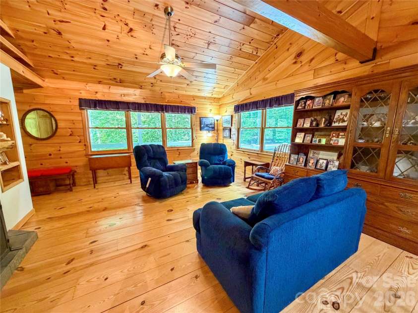 175 Cougar Lane, Whittier, NC 28789.  MLS# CAR4375470, YatesRealty ID 17686. Living Space