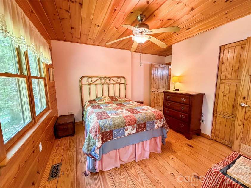 175 Cougar Lane, Whittier, NC 28789.  MLS# CAR4375470, YatesRealty ID 17686. Primary Bedroom