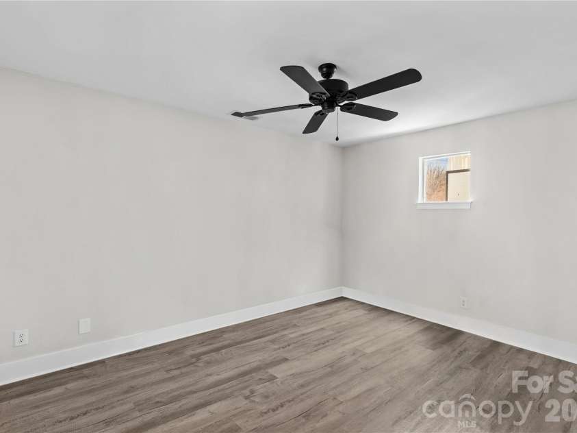 18729 Vineyard Point Lane, Cornelius, NC 28031.  MLS# CAR4344538, YatesRealty ID 17687. 2nd bedroom