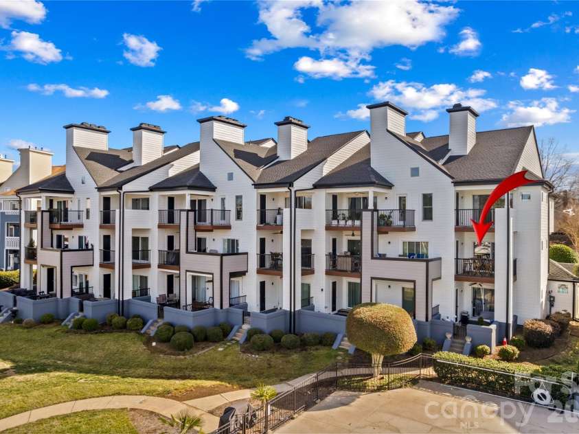 18729 Vineyard Point Lane, Cornelius, NC 28031.  MLS# CAR4344538, YatesRealty ID 17687. 