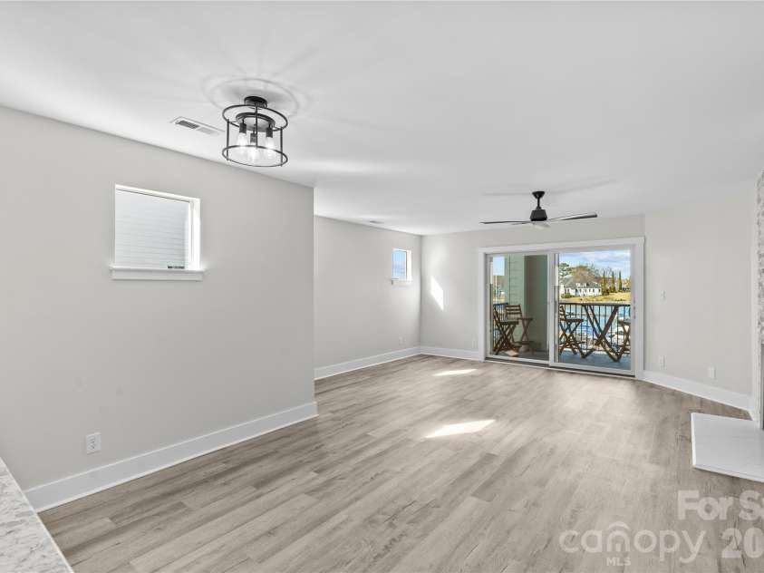 18729 Vineyard Point Lane, Cornelius, NC 28031.  MLS# CAR4344538, YatesRealty ID 17687. 