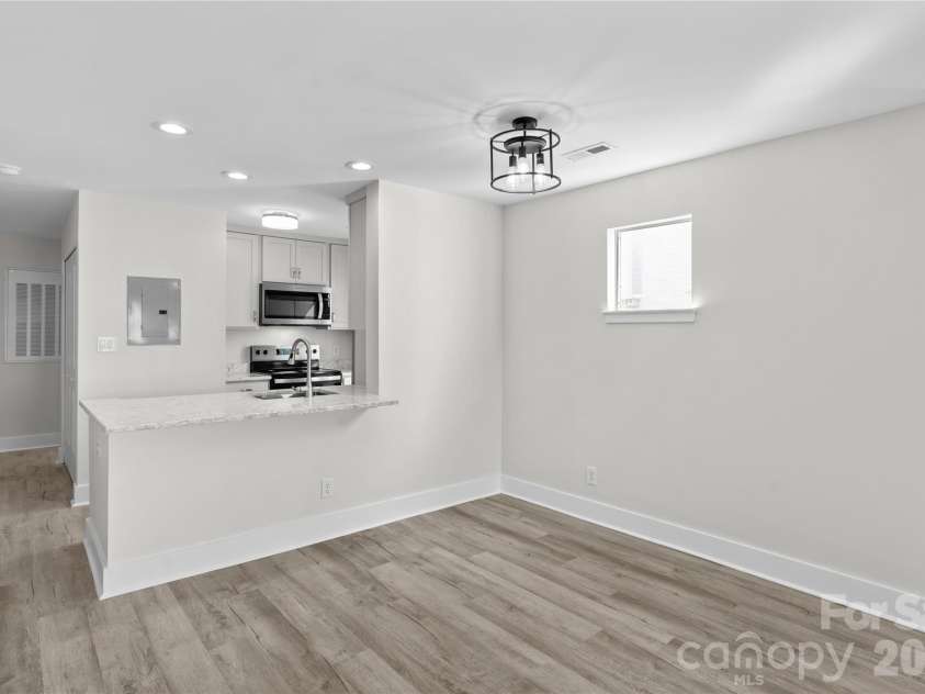 18729 Vineyard Point Lane, Cornelius, NC 28031.  MLS# CAR4344538, YatesRealty ID 17687. 