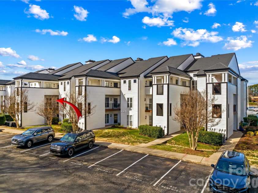 18729 Vineyard Point Lane, Cornelius, NC 28031.  MLS# CAR4344538, YatesRealty ID 17687. 
