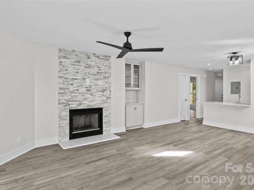 18729 Vineyard Point Lane, Cornelius, NC 28031.  MLS# CAR4344538, YatesRealty ID 17687. 