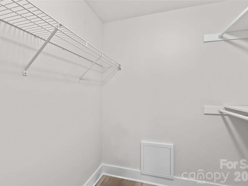18729 Vineyard Point Lane, Cornelius, NC 28031.  MLS# CAR4344538, YatesRealty ID 17687. 