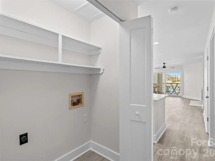 18729 Vineyard Point Lane, Cornelius, NC 28031.  MLS# CAR4344538, YatesRealty ID 17687. Laundry closet