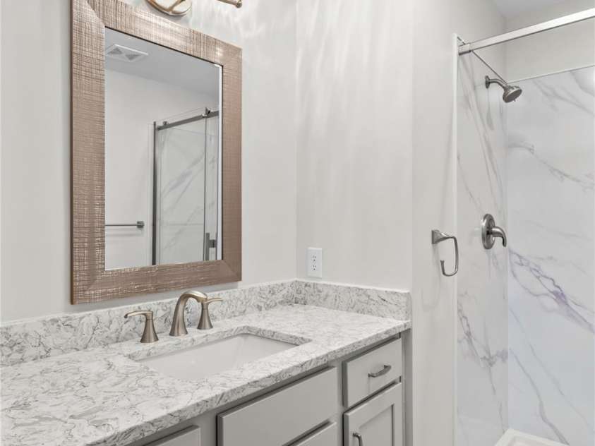 18729 Vineyard Point Lane, Cornelius, NC 28031.  MLS# CAR4344538, YatesRealty ID 17687. Primary bathroom