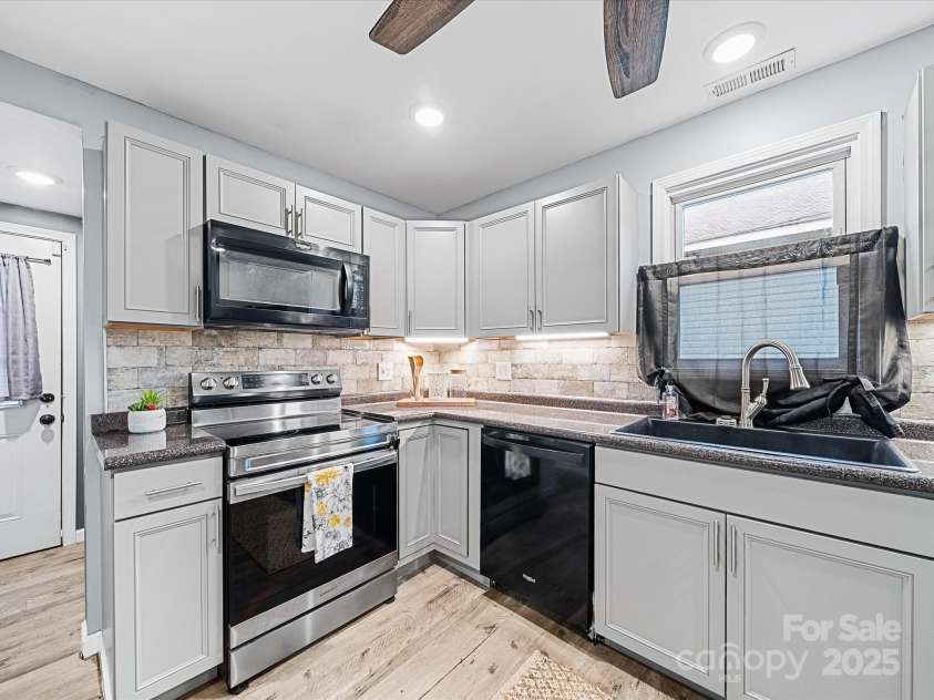 268 Jefferson Court, Concord, NC 28025.  MLS# CAR4248816, YatesRealty ID 17687. 