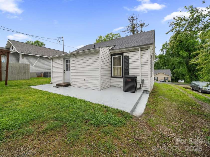 268 Jefferson Court, Concord, NC 28025.  MLS# CAR4248816, YatesRealty ID 17687. 