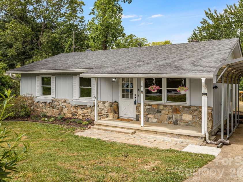18 Compton Drive, Asheville, NC 28806.  MLS# CAR4343656, YatesRealty ID 17688. 18 Compton Dr