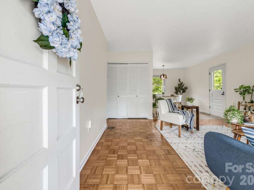 18 Compton Drive, Asheville, NC 28806.  MLS# CAR4343656, YatesRealty ID 17688. Front door entryway