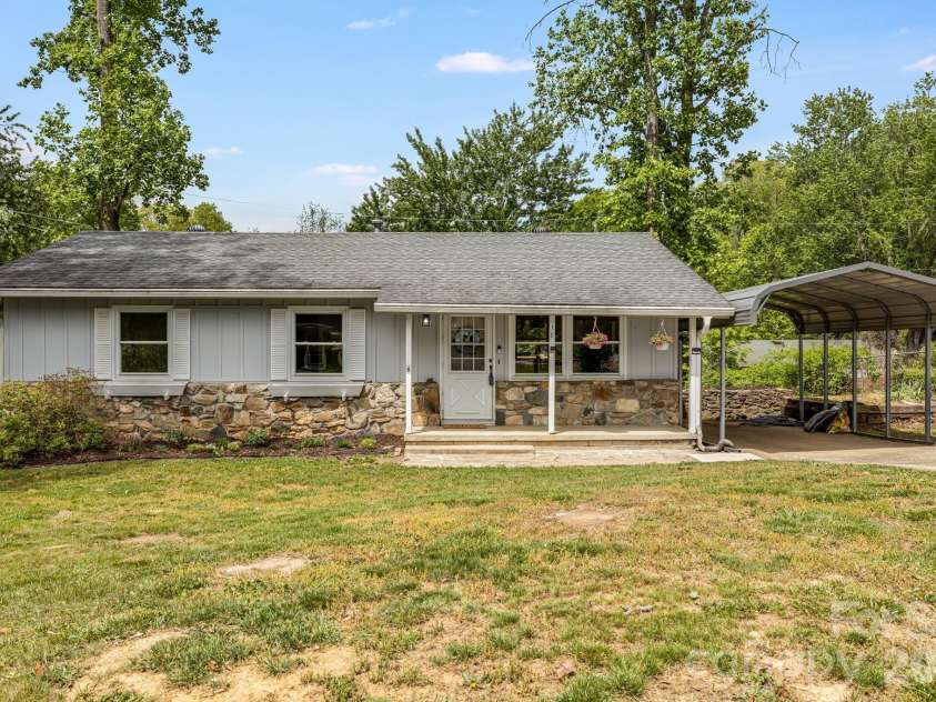 18 Compton Drive, Asheville, NC 28806.  MLS# CAR4343656, YatesRealty ID 17688. Front of home