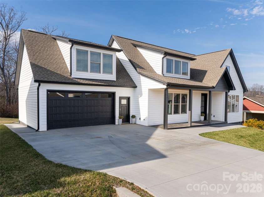 1031 Hillside Ridge Road, Candler, NC 28715.  MLS# CAR4353961, YatesRealty ID 17689. 