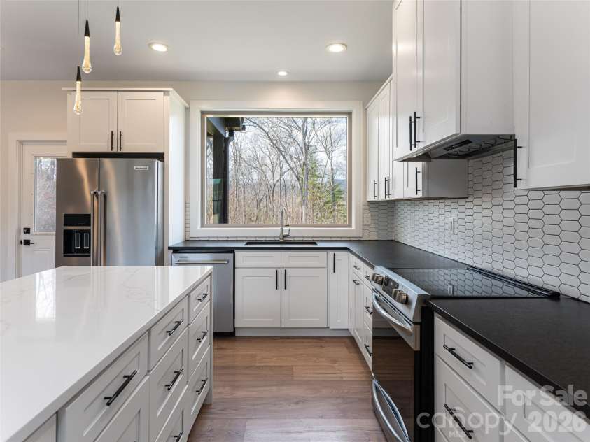 1031 Hillside Ridge Road, Candler, NC 28715.  MLS# CAR4353961, YatesRealty ID 17689. 