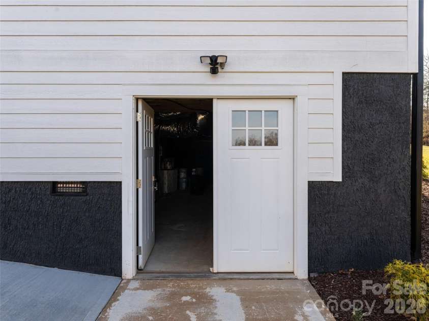 1031 Hillside Ridge Road, Candler, NC 28715.  MLS# CAR4353961, YatesRealty ID 17689. 
