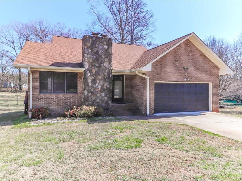 2274 Old Wilkesboro Road, Statesville, NC 28625.  MLS# CAR4225924, YatesRealty ID 1769. 
