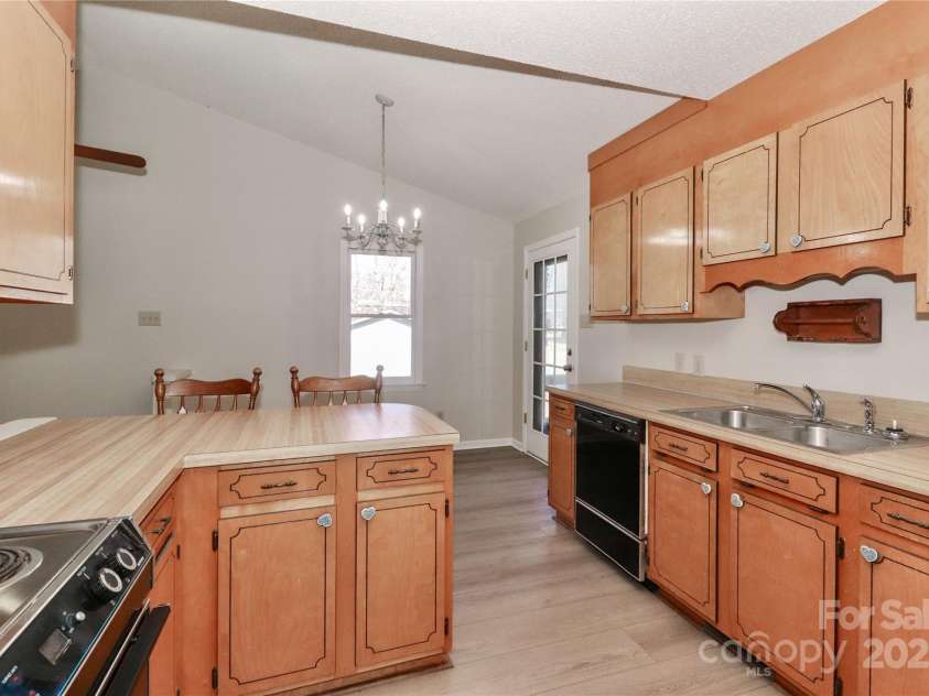 2274 Old Wilkesboro Road, Statesville, NC 28625.  MLS# CAR4225924, YatesRealty ID 1769. 