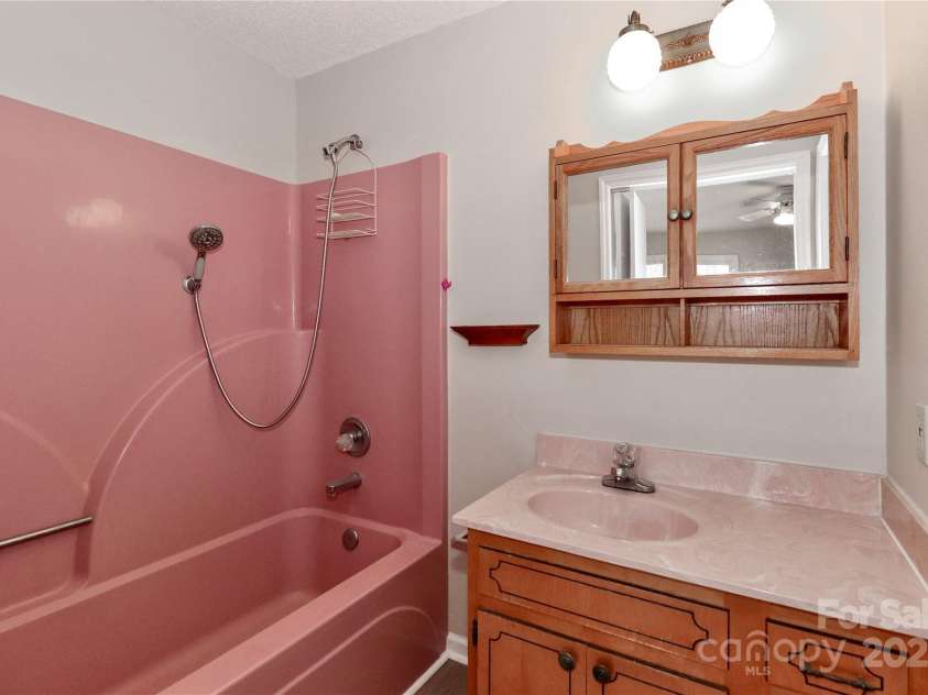 2274 Old Wilkesboro Road, Statesville, NC 28625.  MLS# CAR4225924, YatesRealty ID 1769. 