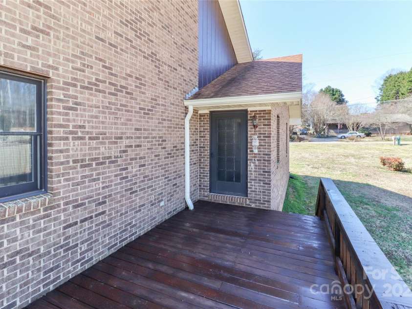 2274 Old Wilkesboro Road, Statesville, NC 28625.  MLS# CAR4225924, YatesRealty ID 1769. 