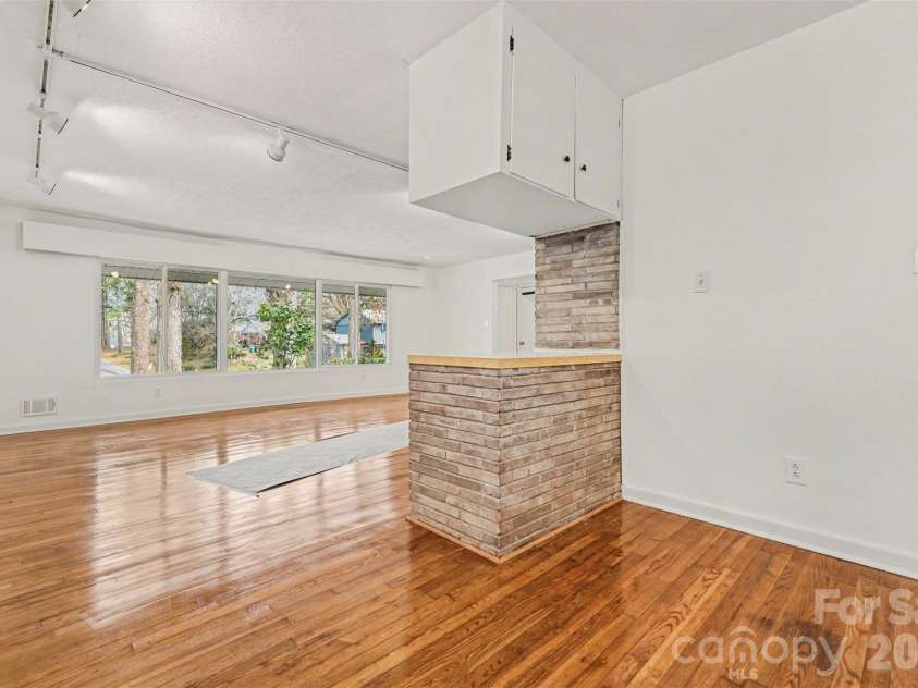 2701 Thomas Trail, Gastonia, NC 28054.  MLS# CAR4344698, YatesRealty ID 1769. 