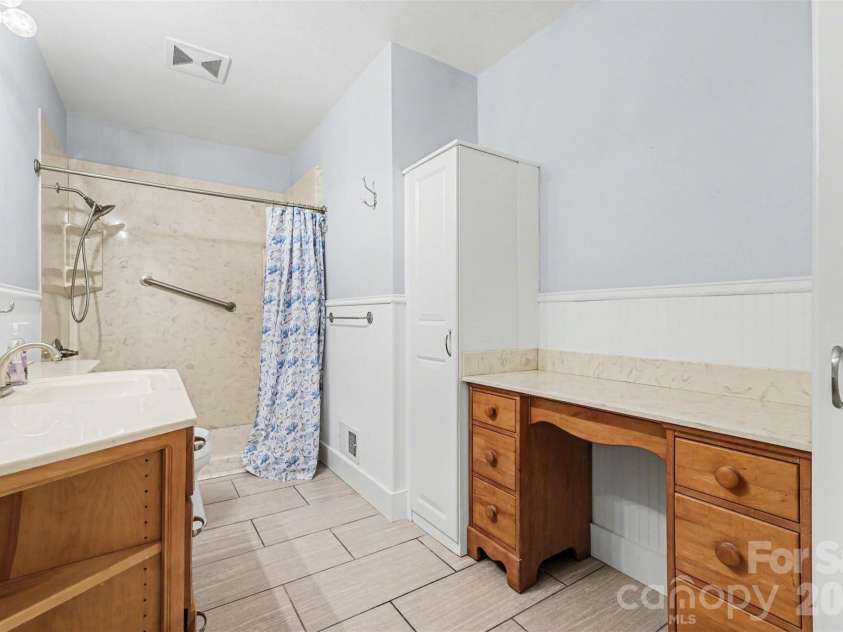 2701 Thomas Trail, Gastonia, NC 28054.  MLS# CAR4344698, YatesRealty ID 1769. 