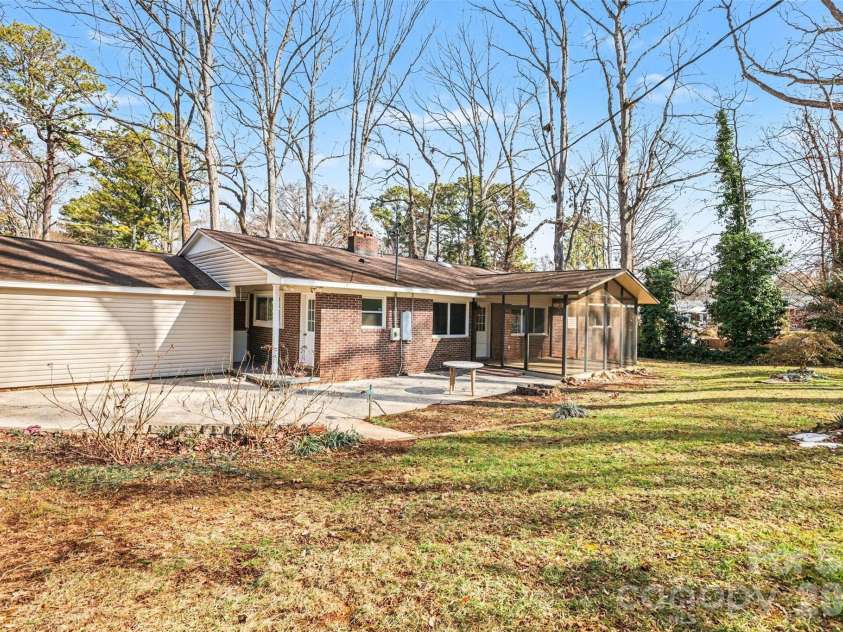 2701 Thomas Trail, Gastonia, NC 28054.  MLS# CAR4344698, YatesRealty ID 1769. 