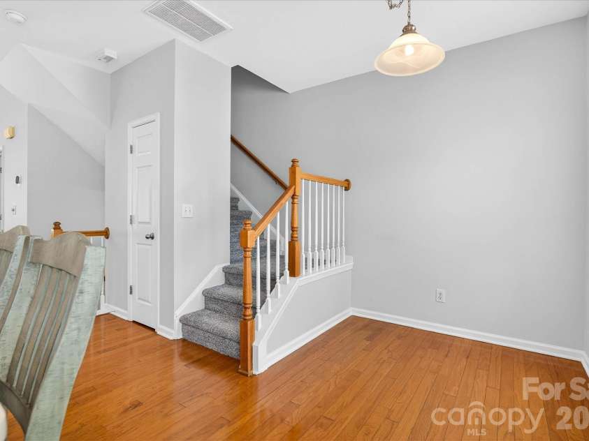 2009 Cambridge Beltway Drive, Charlotte, NC 28273.  MLS# CAR4353480, YatesRealty ID 17690. 