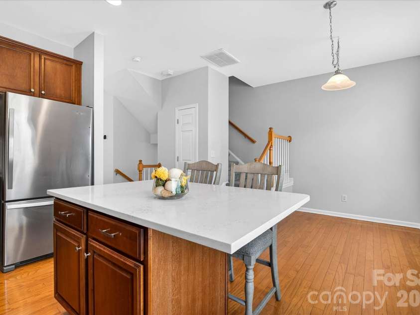 2009 Cambridge Beltway Drive, Charlotte, NC 28273.  MLS# CAR4353480, YatesRealty ID 17690. 