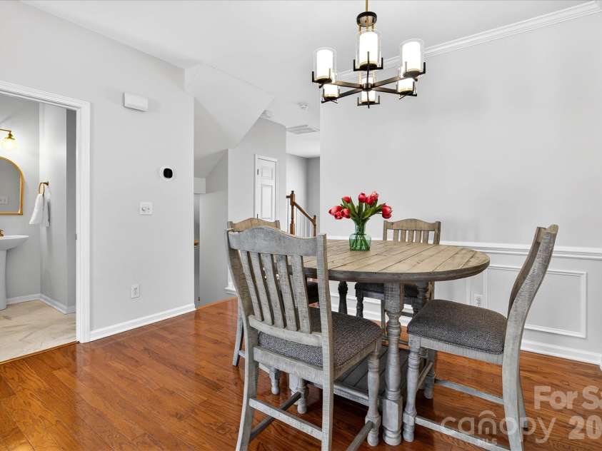 2009 Cambridge Beltway Drive, Charlotte, NC 28273.  MLS# CAR4353480, YatesRealty ID 17690. 