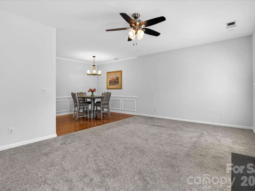 2009 Cambridge Beltway Drive, Charlotte, NC 28273.  MLS# CAR4353480, YatesRealty ID 17690. 