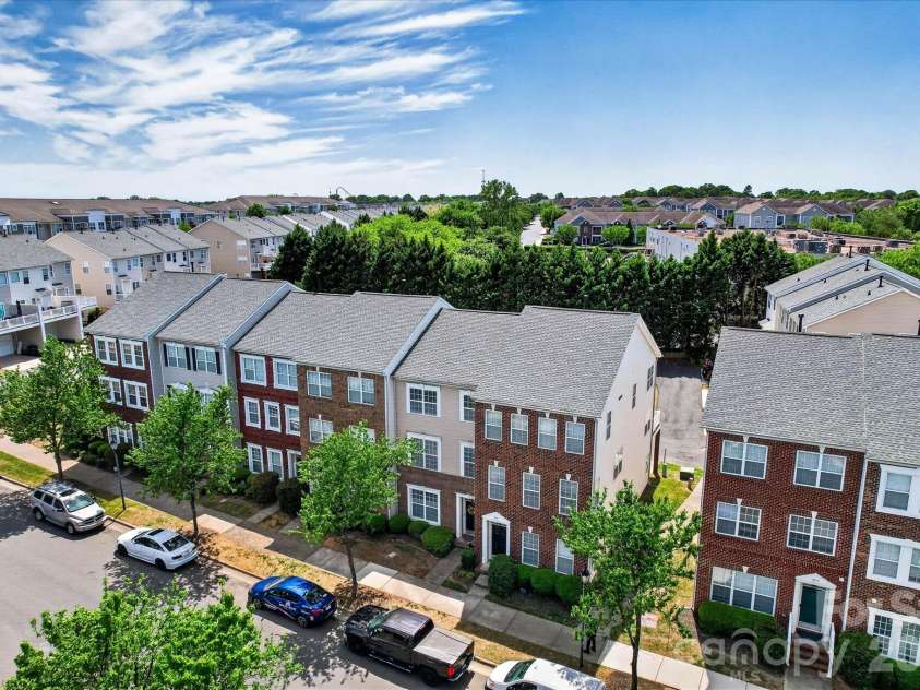 2009 Cambridge Beltway Drive, Charlotte, NC 28273.  MLS# CAR4353480, YatesRealty ID 17690. 