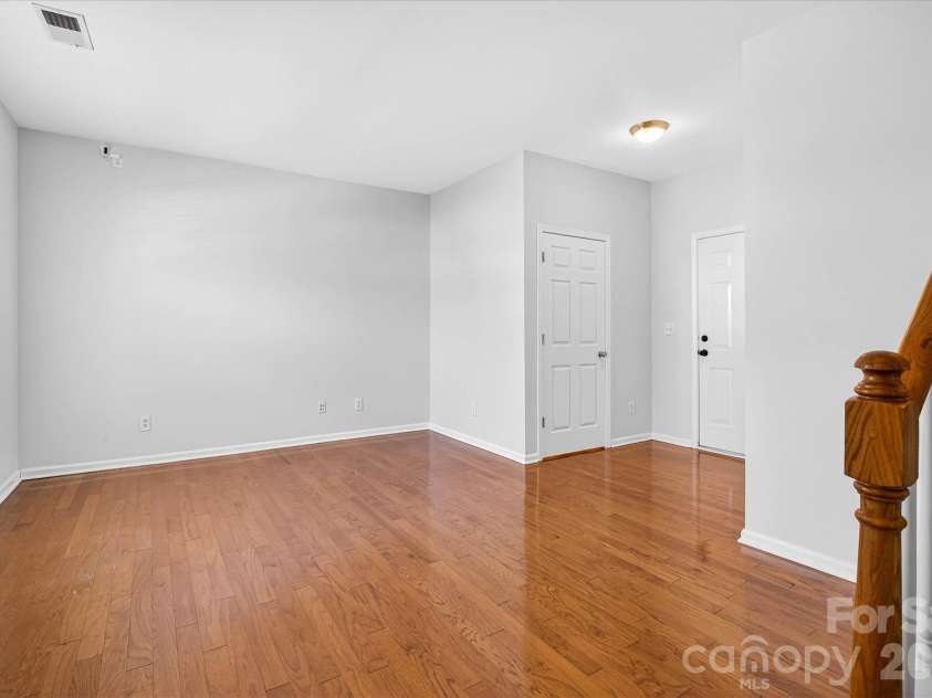 2009 Cambridge Beltway Drive, Charlotte, NC 28273.  MLS# CAR4353480, YatesRealty ID 17690. 