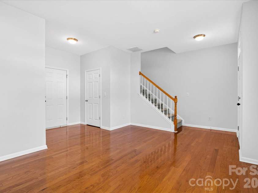 2009 Cambridge Beltway Drive, Charlotte, NC 28273.  MLS# CAR4353480, YatesRealty ID 17690. 