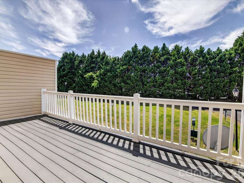 2009 Cambridge Beltway Drive, Charlotte, NC 28273.  MLS# CAR4353480, YatesRealty ID 17690. Deck