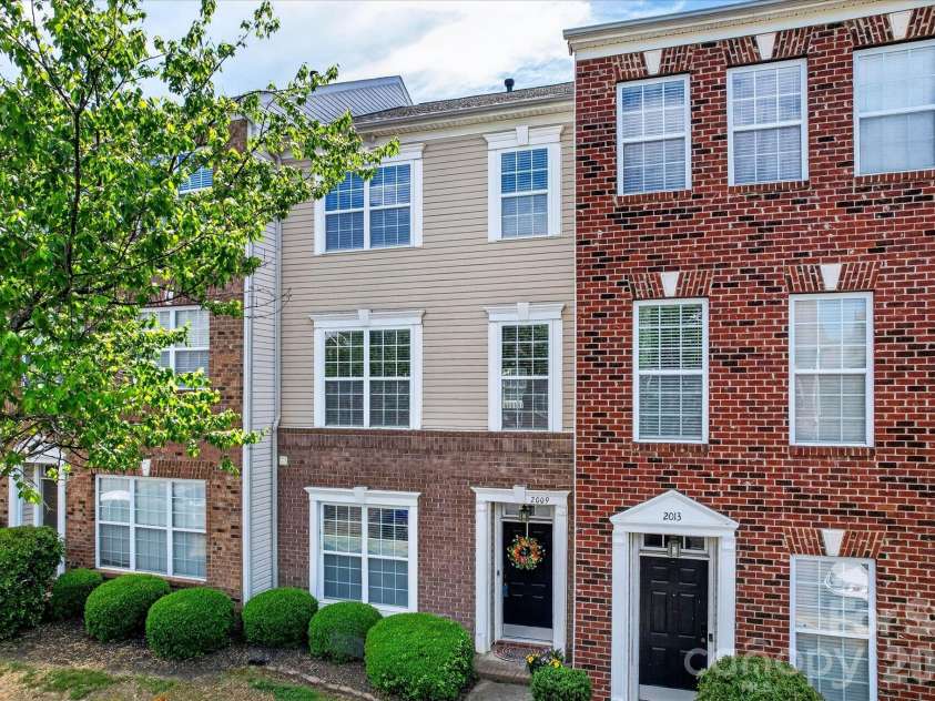 2009 Cambridge Beltway Drive, Charlotte, NC 28273.  MLS# CAR4353480, YatesRealty ID 17690. Exterior
