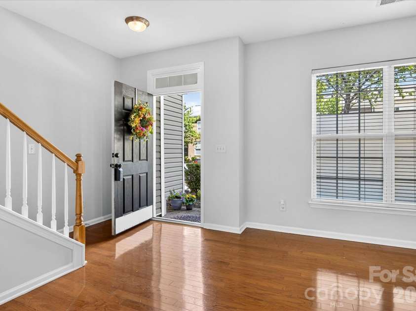 2009 Cambridge Beltway Drive, Charlotte, NC 28273.  MLS# CAR4353480, YatesRealty ID 17690. Flex Space, Second Living Room
