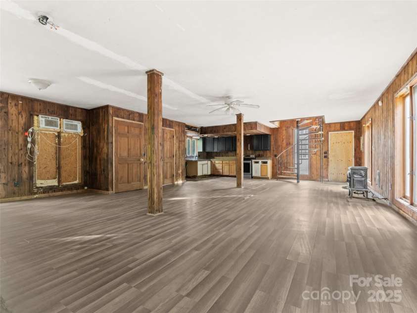 115 & 119 Timber Creek Drive, Waynesville, NC 28786.  MLS# CAR4263301, YatesRealty ID 17691. 115 Timber Creek Dr - Open Floorplan