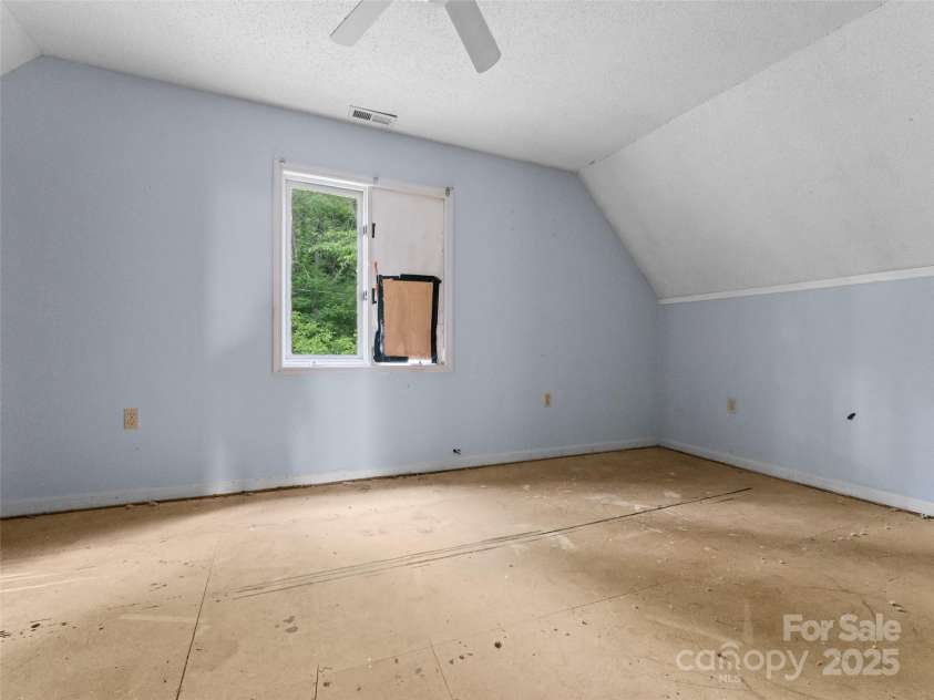 115 & 119 Timber Creek Drive, Waynesville, NC 28786.  MLS# CAR4263301, YatesRealty ID 17691. 119 Timber Creek Dr - Upper Level Bedroom 2