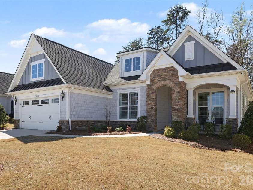 14605 Crosswater Lane, Charlotte, NC 28278.  MLS# CAR4358509, YatesRealty ID 17691. 