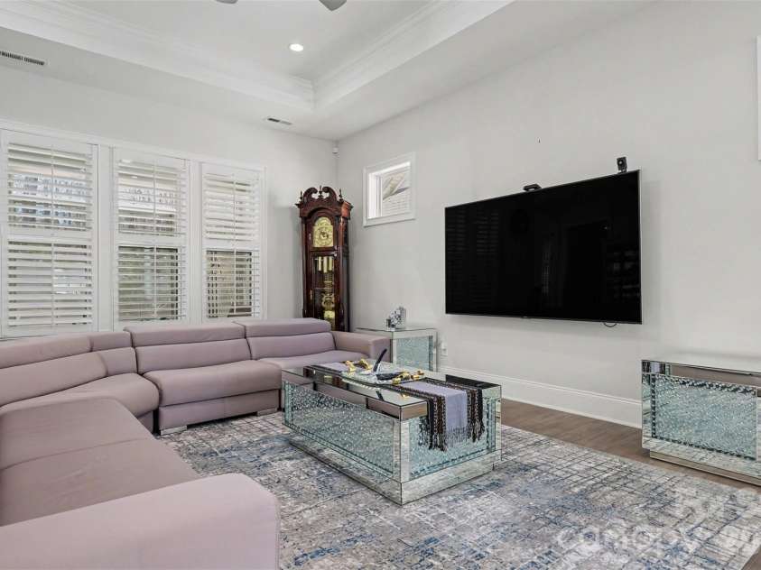 14605 Crosswater Lane, Charlotte, NC 28278.  MLS# CAR4358509, YatesRealty ID 17691. 