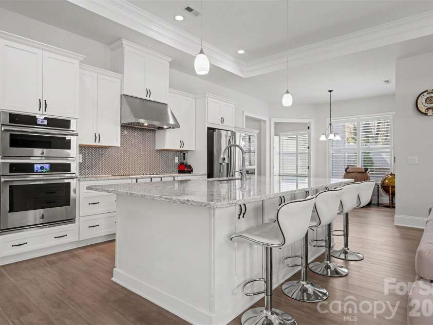 14605 Crosswater Lane, Charlotte, NC 28278.  MLS# CAR4358509, YatesRealty ID 17691. 