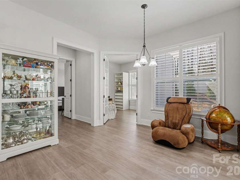 14605 Crosswater Lane, Charlotte, NC 28278.  MLS# CAR4358509, YatesRealty ID 17691. 