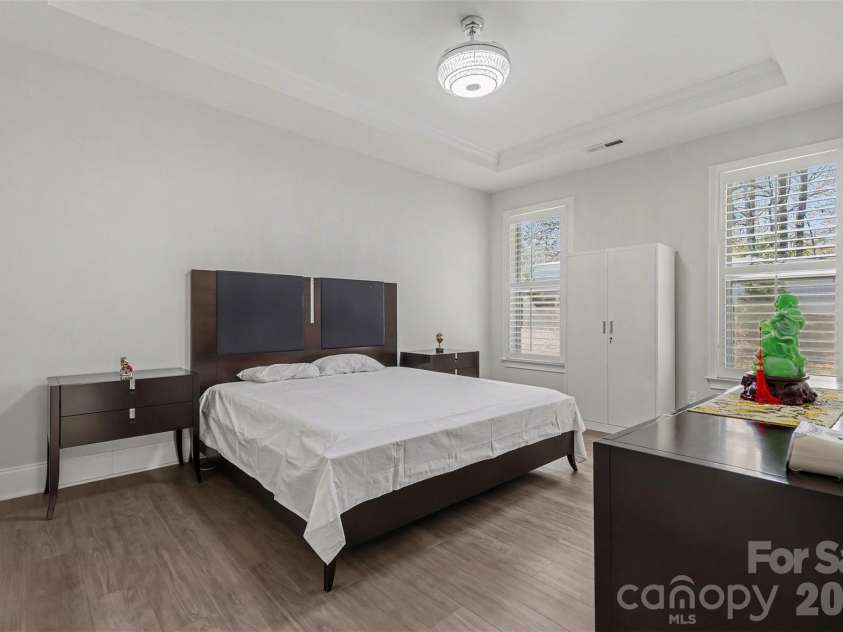 14605 Crosswater Lane, Charlotte, NC 28278.  MLS# CAR4358509, YatesRealty ID 17691. 
