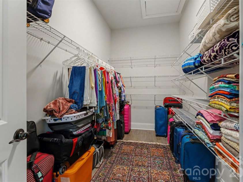 14605 Crosswater Lane, Charlotte, NC 28278.  MLS# CAR4358509, YatesRealty ID 17691. 