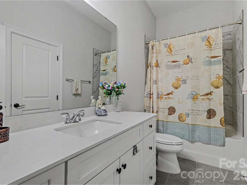 14605 Crosswater Lane, Charlotte, NC 28278.  MLS# CAR4358509, YatesRealty ID 17691. 