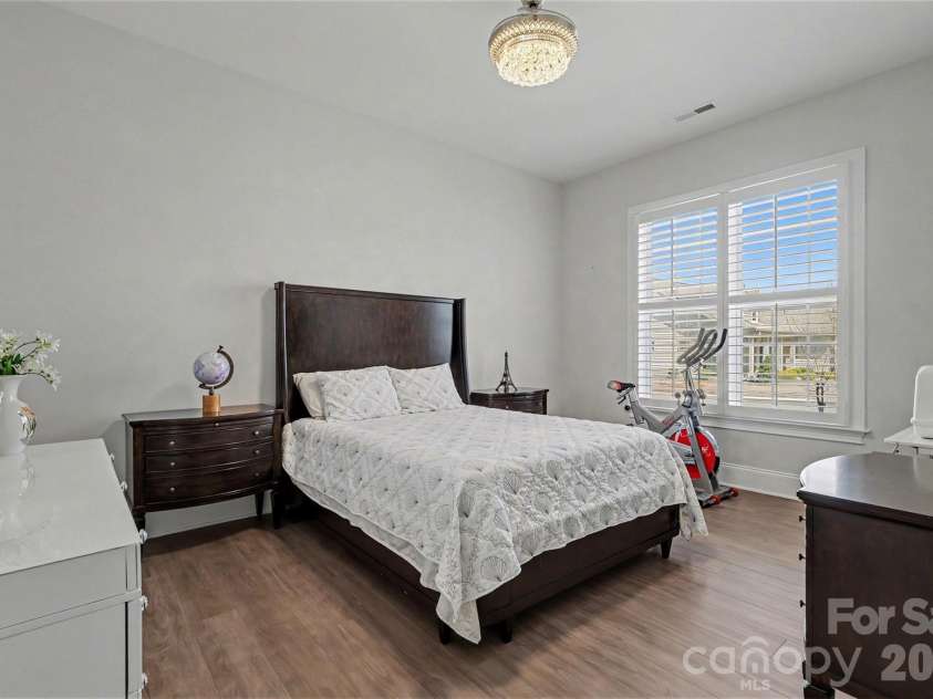 14605 Crosswater Lane, Charlotte, NC 28278.  MLS# CAR4358509, YatesRealty ID 17691. 