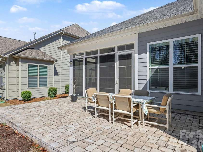 14605 Crosswater Lane, Charlotte, NC 28278.  MLS# CAR4358509, YatesRealty ID 17691. 