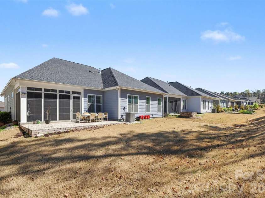 14605 Crosswater Lane, Charlotte, NC 28278.  MLS# CAR4358509, YatesRealty ID 17691. 