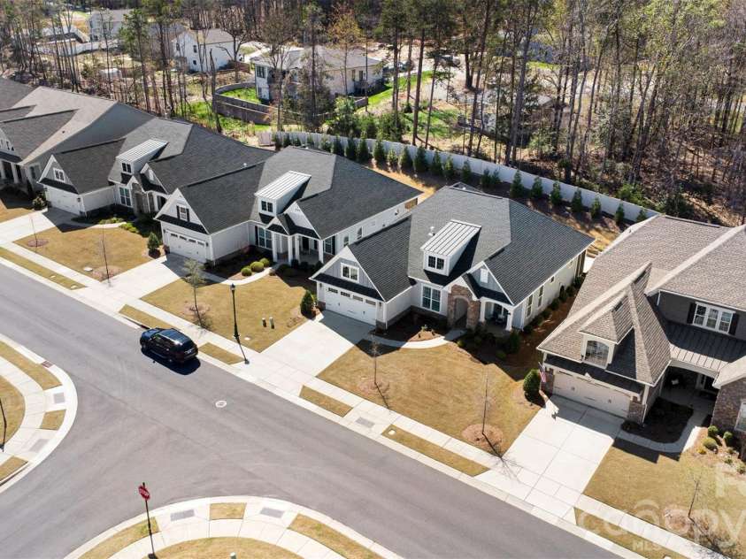 14605 Crosswater Lane, Charlotte, NC 28278.  MLS# CAR4358509, YatesRealty ID 17691. 
