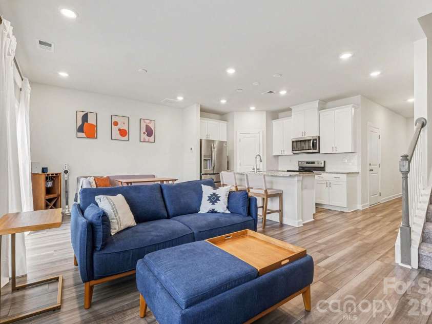 2207 Belterra Drive, Charlotte, NC 28216.  MLS# CAR4361913, YatesRealty ID 17692. 